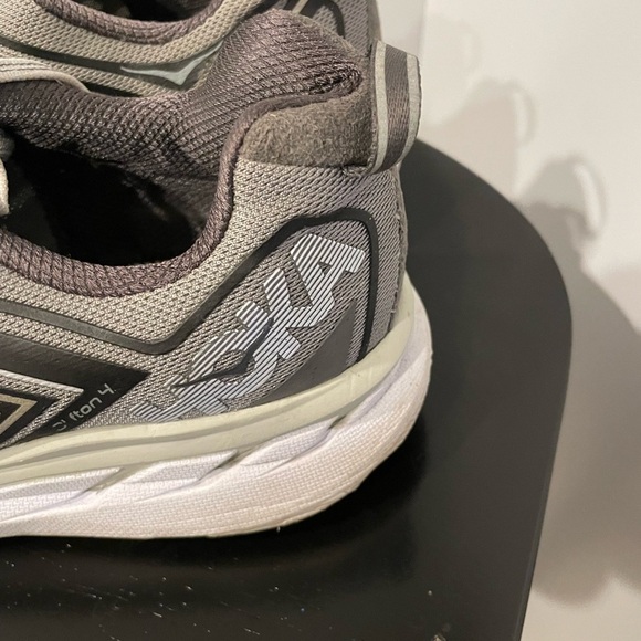 Hoka One One Gray Athletic Shoes men’s size 10.5 - Picture 3 of 6